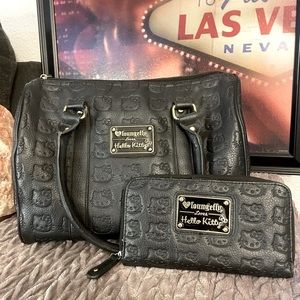 Hello Kitty black bag and matching wallet🖤🐱